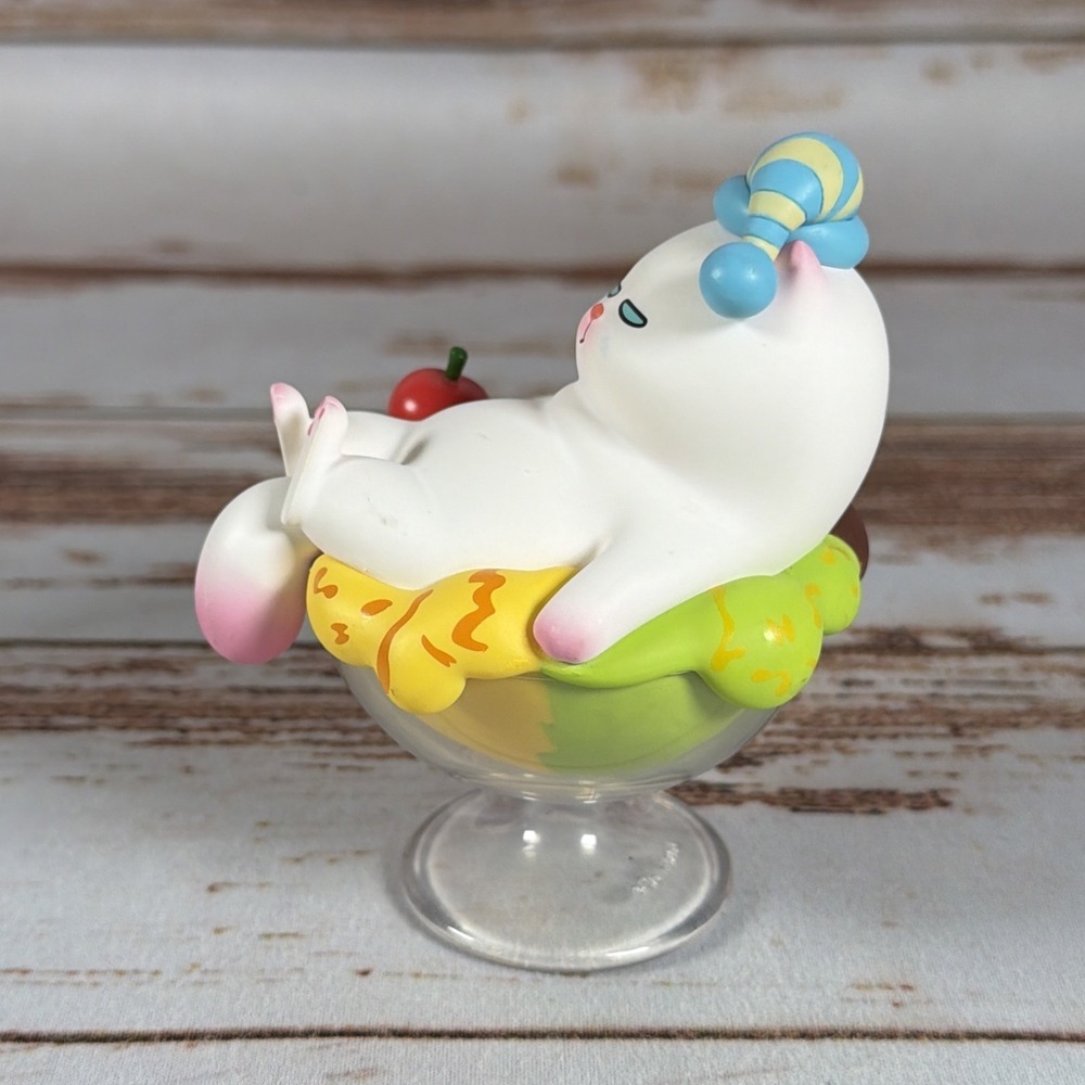 POP MART ViViCat Sweet & Delicate Series Action Figure Collectible - Picture 3 of 6